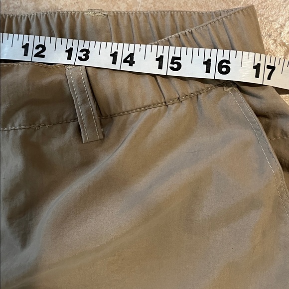 The North Face Women’s Lightweight Convertible Beige Cargo Pants - XL - NWT - Picture 5 of 9
